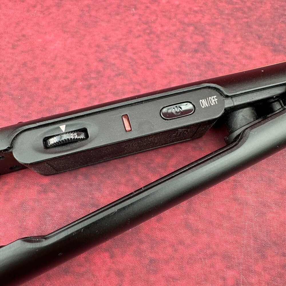 INFINITYPRO by CONAIR ROSE GOLD CERAMIC FLAT IRON, MODEL"CS810RGT" 1" WIDE PLATE - Picture 9 of 10
